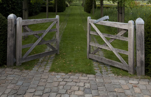 tuinaanleg houten poort Jan Joris TuinArchitectuur